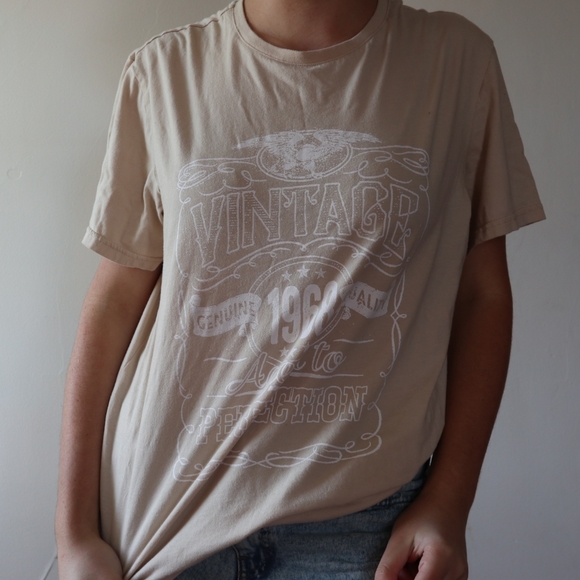 "Vintage 1968" Graphic Tee - Picture 7 of 7